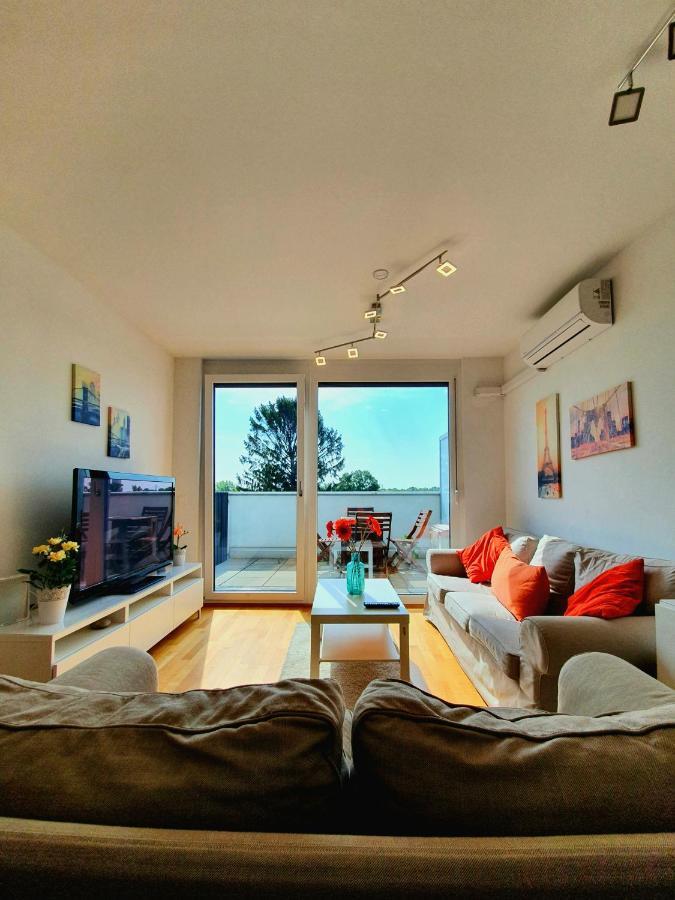 Near Lake Two Bedroom Fully Furnished Apartment Відень Екстер'єр фото